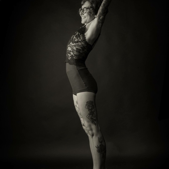 Meet your Posher, Jeri-beth - Picture 3 of 8